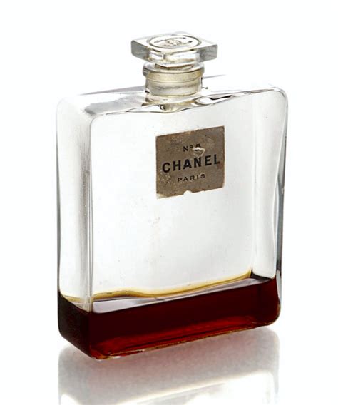 marilyn e chanel n 5|Chanel no 5 first bottle.